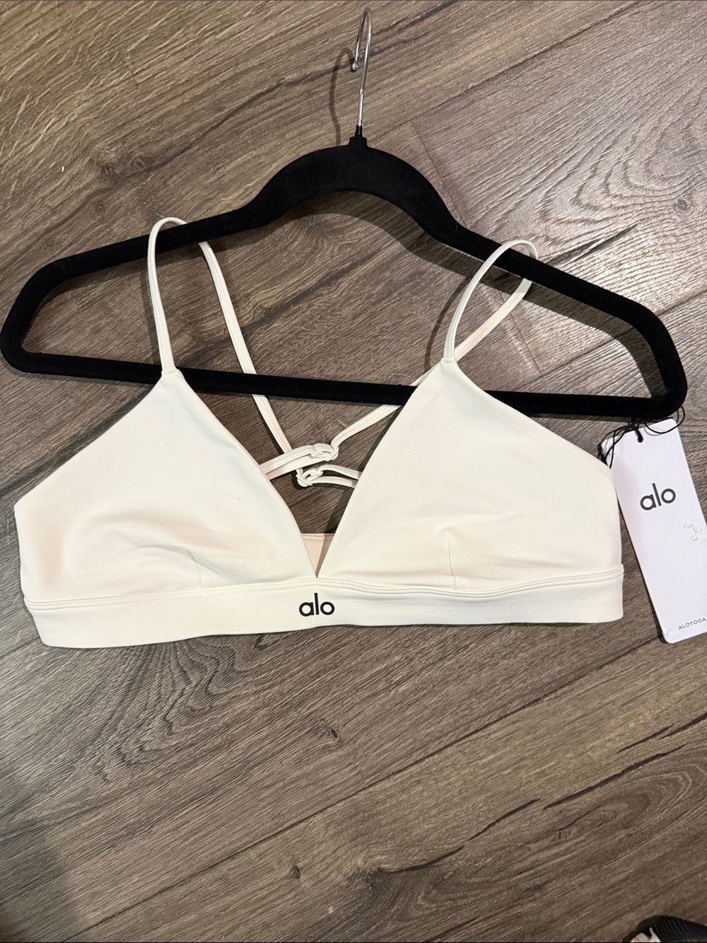 ALO Yoga Ivory Strappy splendor bra